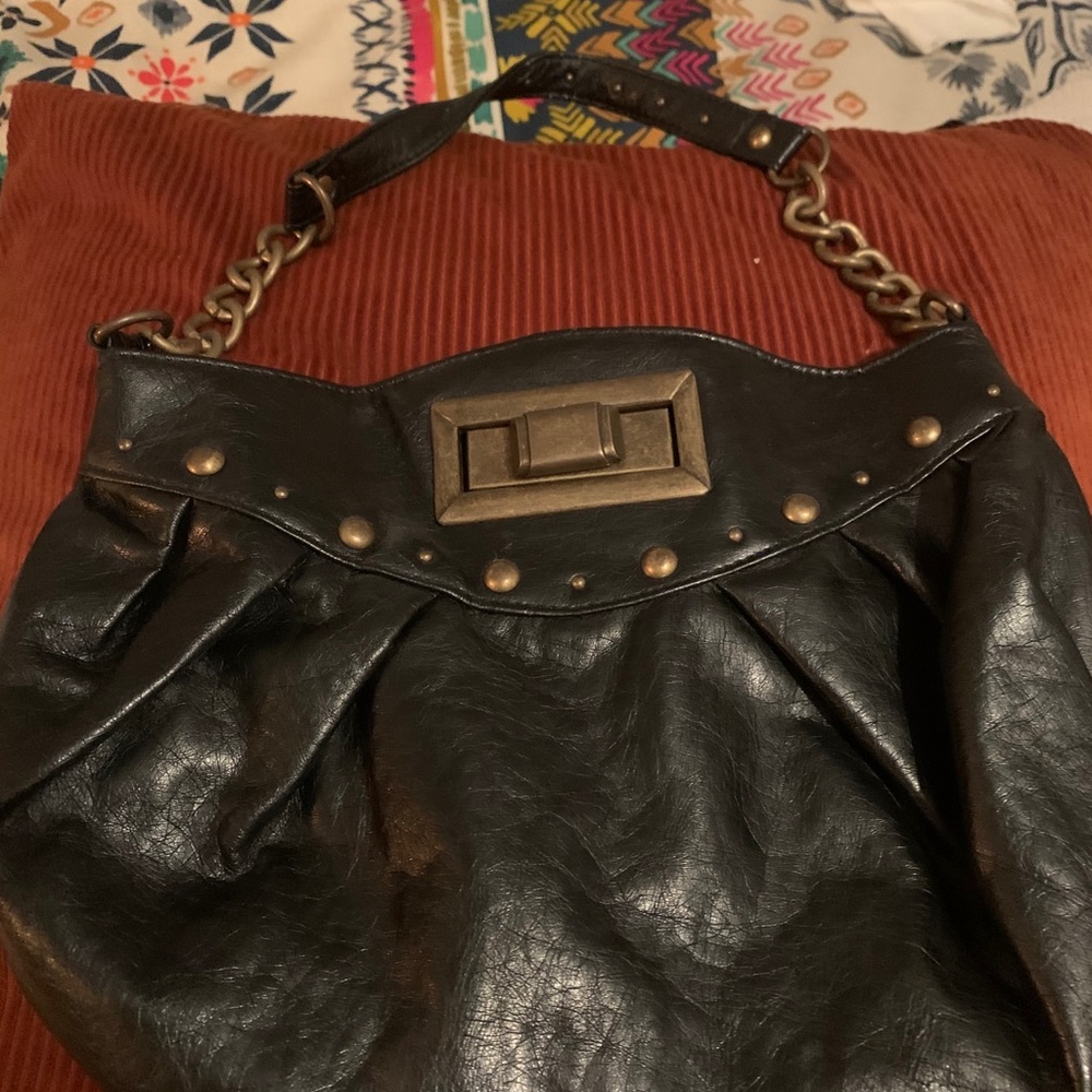 Handbags - Picture 5 of 6